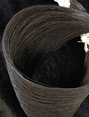 Schwarzes Bassbogenhaar, www.sielambowhair.com Schwarzes Bassbogenhaar, www.sielambowhair.com